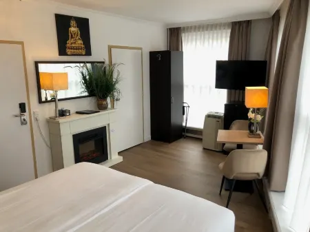 Hotel de Keizerskroon Hoorn Отели в г. Хорн