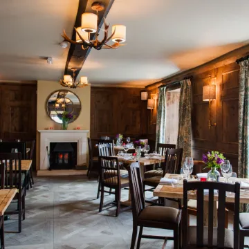 The White Hart, Overton