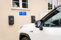 By the Bridge Bed & Breakfast - Parking