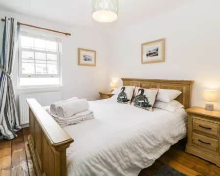 The Yellow House, 13 King Street Hotel di Dawlish