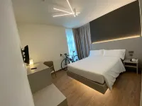 Fly Bike Hotel