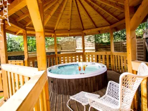 Domaine du Haut Jardin Hôtel & Chalets Spa Privé