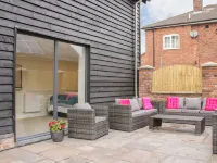 Black Lion Barn Retreat Hotels in Alberbury with Cardeston