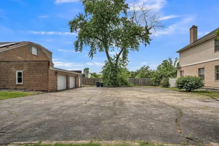 Serene & Charming 5Br des Plaines Getaway 5 Bedroom Home by RedAwning