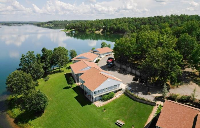 Crown Point Resort