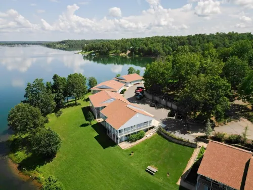 Crown Point Resort