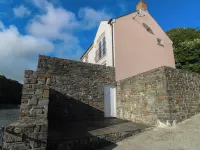 Curlew Hotels in Angle