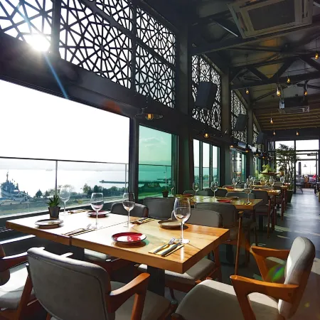 Wes Hotel