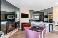 Hotel Bromont فنادق في برومونت