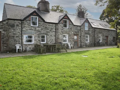 Bryn Dedwydd Farmhouse Hotel di Bala