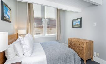 East Side Hideaway 3 Bedroom Condo by RedAwning