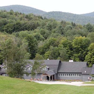 Trailside Inn Hotels near Northbrook Quad