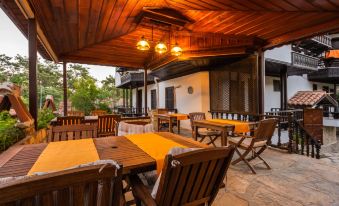 Liya Boutique Hotel & Suites