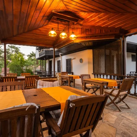 Liya Boutique Hotel & Suites