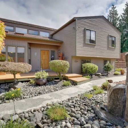 Pet-friendly Auburn Home on 3 Acres
