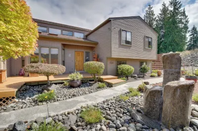 Pet-friendly Auburn Home on 3 Acres Hôtels à proximité de : Soos Creek Botanical Garden