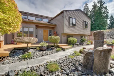 Pet-friendly Auburn Home on 3 Acres