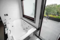 Six Hotel Guadalajara Expiatorio - Hot Tub