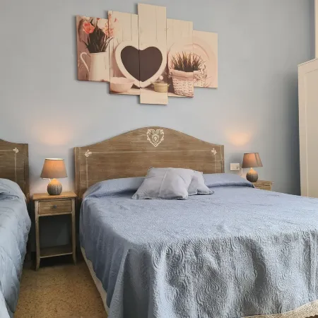 Pippo a Vernazza Rooms Отели рядом с достопримечательностью «Пляж Феджина»