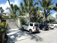 Hotel les Ondines Sur la Plage - parking