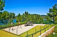 Apartamentos do Lago Hotels in Сертан