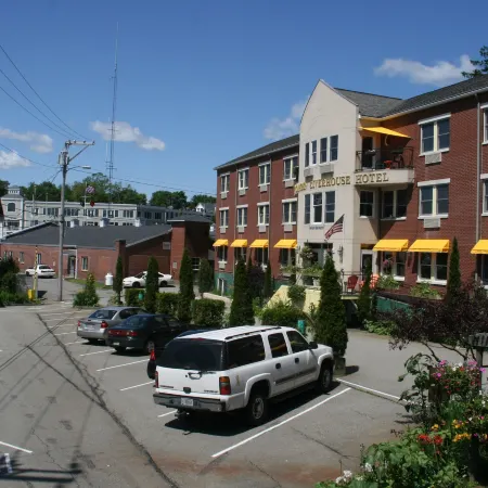 Camden Riverhouse Hotel and Inn