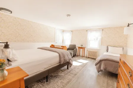 Blue Bear Inn Отели в г. Ханкок