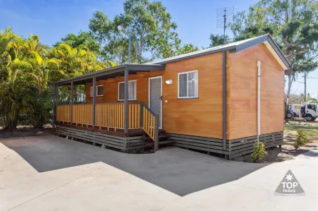 Charters Towers Tourist Park Отели рядом с достопримечательностью «Charters Towers Visitor Information Centre»