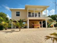 RazorBrac SeaEsta - Private Beachfront Home 酒店