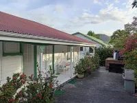 À 10 mn à Pied de la Plage, T3 Jardin vue mer Hotels in Les Anses-d'Arlet