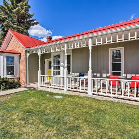 Chic Downtown Home w/ Grill, Steps to Main Street!