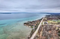 Suttons Bay Lk House, Kayaking, Hot Tub, Fire Pit - Wifi