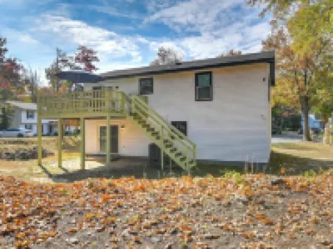 Near Top Attractions: Deck Dining at Severn Home! Hotels in Odenton