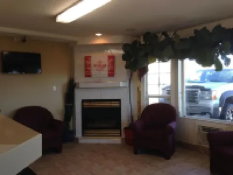 เวสเทิร์น บัดเจ็ต โมเทล พีซ ริเวอร์