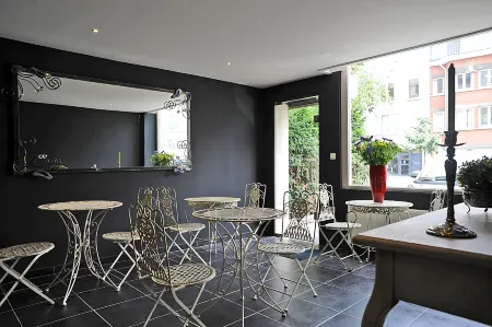 B&B Expo 13 Отели рядом с достопримечательностью «Мост Святого Михаила»