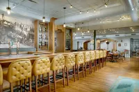 Western Front Hotel - С баром