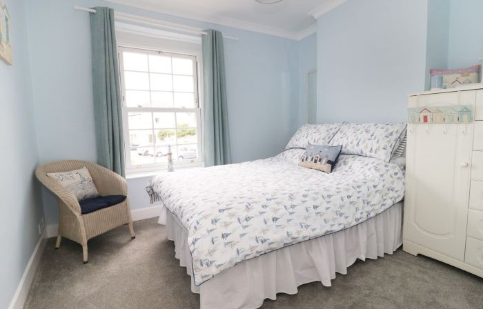 No 9, Watchet