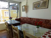 Tulip Guesthouse - Pensions