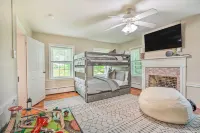 Upscale Country Home w/ Fire Pit in Taneytown!