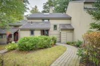 Gilford Townhome w/ Lakefront Beach & Pool Access! - 3 estrellas