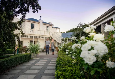 The Martinborough Hotel Отели в г. Мартинборо