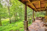 Peaceful Burnsville Cabin By South Toe River! - 2-Star