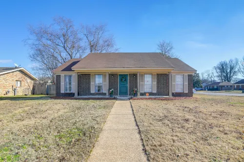 4 Mi to Shelby Farms Park: Memphis Home w/ Patio! - Homestays