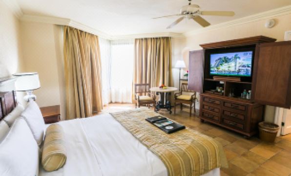 Pierre Mundo Imperial Riviera Diamante Acapulco