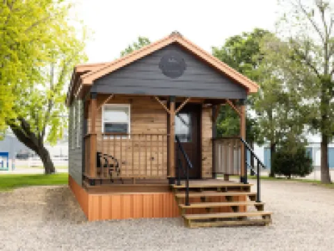 Private Tiny Cabin in Glendive Near Makoshika Park - Free Parking & WiFi Hotels in Glendive
