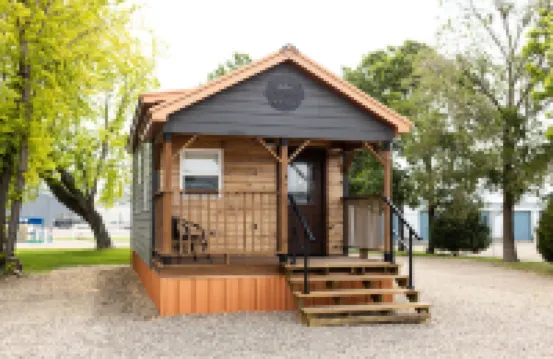 Private Tiny Cabin in Glendive Near Makoshika Park - Free Parking & WiFi
