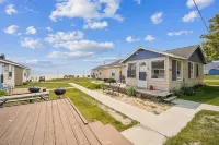 Spacious Cabin with Lake View and Grilling Area - Charming Getaway Hôtels à : Greenbush Township