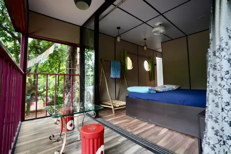 Lakeside Boheme Inn Отели в г. Исамб