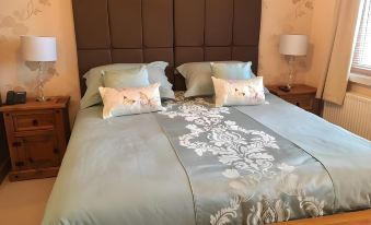 Chaston Manor Hotel