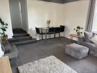 Modern 2-bed Victorian Apartment - Sleeps 6 & Pets Hôtels à : Odcombe